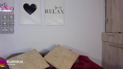 Snapshot of ellegisellee chatting on 07-25-26, 02:53 Yiss online show from 07-25-26, 02:53