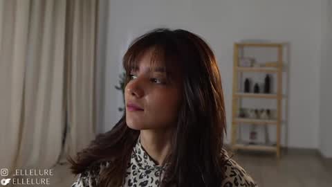 Snapshot of ellelure_ chatting on 01-16-25, 10:02 Linda Restrepo online show from 01-16-25, 10:02