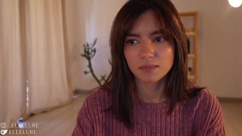 Snapshot of ellelure_ chatting on 01-30-25, 07:59 Linda Restrepo online show from 01-30-25, 07:59