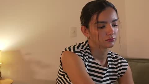 Snapshot of ellelure_ chatting on 07-11-26, 12:24 Linda Restrepo online show from 07-11-26, 12:24