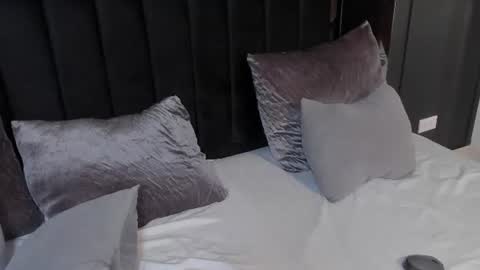 Snapshot of ellen_grace chatting on 06-14-26, 04:58 Ellen online show from 06-14-26, 04:58