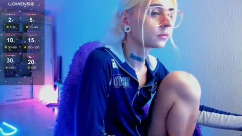 Ellie online show from 07-08-26, 02:43