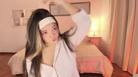 elli_snow online show from 12-17-25, 03:12