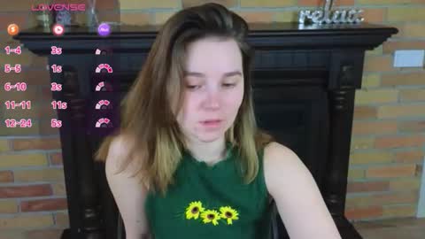 Snapshot of ellie_babyy chatting on 05-06-26, 07:35 Ellie online show from 05-06-26, 07:35