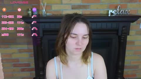 Snapshot of ellie_babyy chatting on 05-07-26, 08:09 Ellie online show from 05-07-26, 08:09