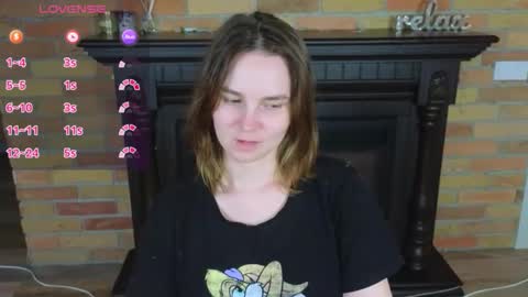 Snapshot of ellie_babyy chatting on 05-17-26, 08:16 Ellie online show from 05-17-26, 08:16