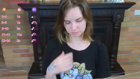Snapshot of ellie_babyy chatting on 06-09-26, 02:06 Ellie online show from 06-09-26, 02:06