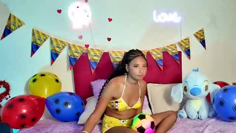 Snapshot of ellie_cute7 chatting on 06-16-26, 08:00 ellie_cute7 online show from 06-16-26, 08:00