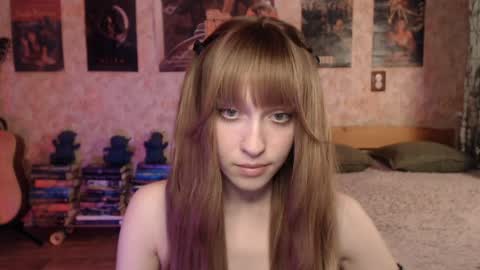 ellie_friendly online show from 04-19-26, 12:26