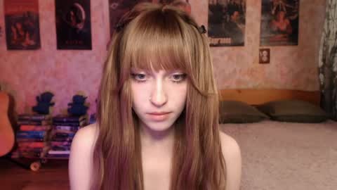 Snapshot of ellie_friendly chatting on 05-30-26, 12:19 ellie_friendly online show from 05-30-26, 12:19