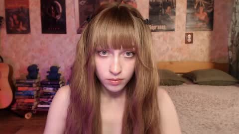 Snapshot of ellie_friendly chatting on 06-09-26, 12:33 ellie_friendly online show from 06-09-26, 12:33