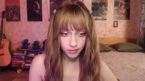 Snapshot of ellie_friendly chatting on 07-22-26, 01:30 ellie_friendly online show from 07-22-26, 01:30