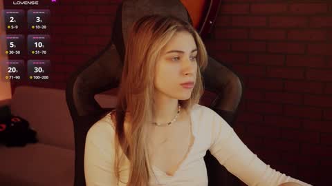 Snapshot of elliecutes chatting on 01-09-25, 06:17 elliecutes online show from 01-09-25, 06:17