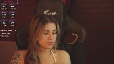 Snapshot of elliecutes chatting on 02-04-25, 12:00 elliecutes online show from 02-04-25, 12:00