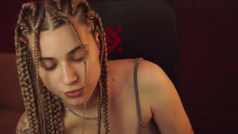 Snapshot of elliecutes chatting on 02-10-25, 12:50 elliecutes online show from 02-10-25, 12:50