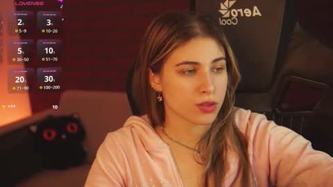 Snapshot of elliecutes chatting on 02-21-25, 12:39 elliecutes online show from 02-21-25, 12:39