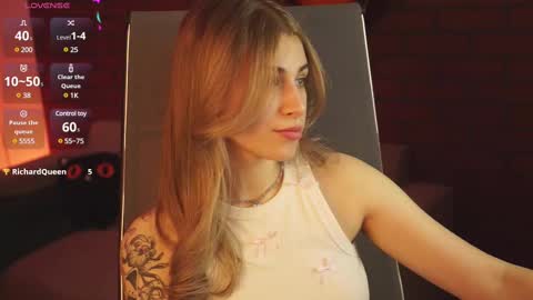 Snapshot of elliecutes chatting on 03-04-25, 08:35 elliecutes online show from 03-04-25, 08:35