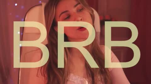 Snapshot of elliecutes chatting on 10-26-25, 08:20 elliecutes online show from 10-26-25, 08:20