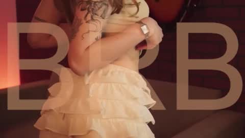 Snapshot of elliecutes chatting on 11-10-25, 05:17 elliecutes online show from 11-10-25, 05:17