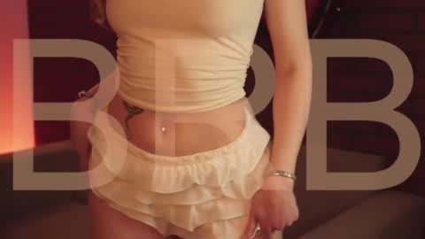 Snapshot of elliecutes chatting on 11-29-25, 08:17 elliecutes online show from 11-29-25, 08:17