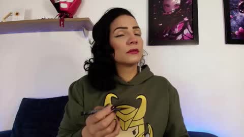 elliee1 online show from 12-05-25, 12:58