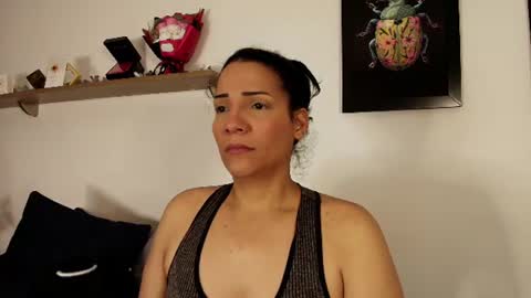Snapshot of elliee1 chatting on 06-26-26, 12:42 elliee1 online show from 06-26-26, 12:42