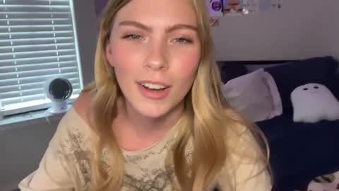Ellie online show from 04-03-26, 10:41