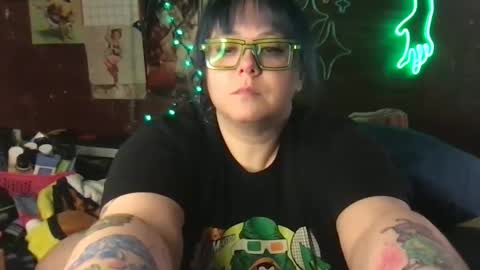 Ellie Louise online show from 02-25-25, 01:20