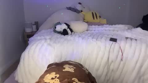 Snapshot of ellieluvs chatting on 02-25-26, 05:39 ellie online show from 02-25-26, 05:39