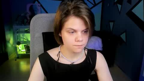 elliemurler online show from 10-25-25, 09:06