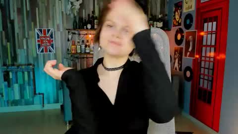 elliemurler online show from 12-14-25, 01:27