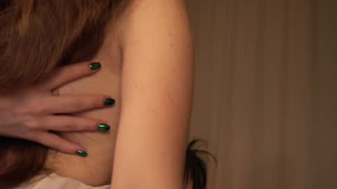 Snapshot of elliephant_ chatting on 12-13-24, 01:55 just Emily online show from 12-13-24, 01:55