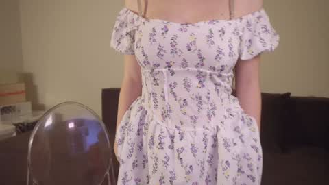 Snapshot of elliephant_ chatting on 12-16-24, 03:00 just Emily online show from 12-16-24, 03:00