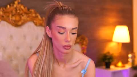 Ellie online show from 10-20-25, 08:59