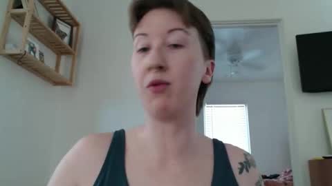 Ellie Rowyn online show from 04-18-26, 07:58