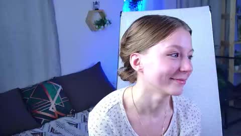 Snapshot of ellifrankenweenie chatting on 03-23-26, 11:03 Elli online show from 03-23-26, 11:03