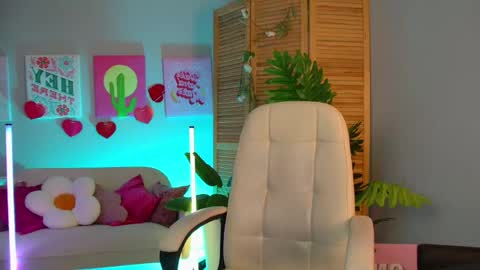 Snapshot of ellinvale chatting on 04-30-26, 05:03 Elin online show from 04-30-26, 05:03