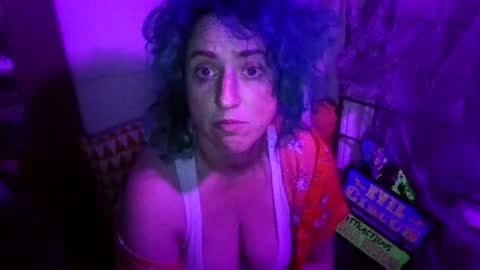 Snapshot of elliohh chatting on 04-20-26, 02:25 Elliohh online show from 04-20-26, 02:25