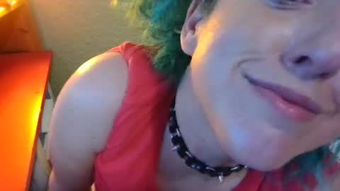 Snapshot of elliohh chatting on 05-16-26, 07:45 Elliohh online show from 05-16-26, 07:45