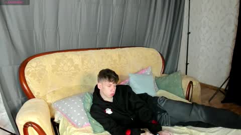 Snapshot of elliot_mars_ chatting on 10-17-25, 11:24 elliot_mars_ online show from 10-17-25, 11:24