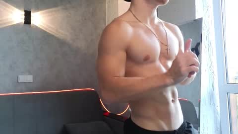 Snapshot of elliot_muscle04 chatting on 09-18-25, 06:37 elliot_muscle04 online show from 09-18-25, 06:37