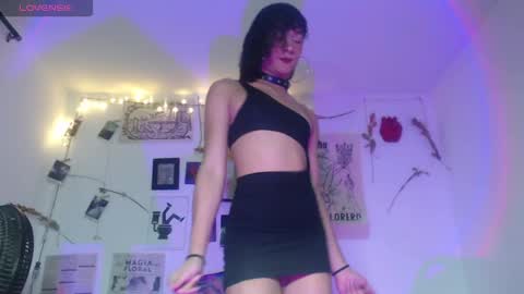 Snapshot of ellis_flowers chatting on 02-06-26, 01:21 . online show from 02-06-26, 01:21