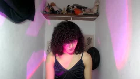 Snapshot of ellis_flowers chatting on 06-11-26, 02:22 . online show from 06-11-26, 02:22