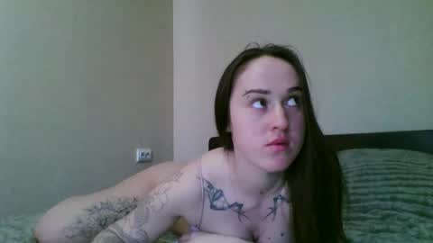 Snapshot of elliza_snow chatting on 05-02-26, 05:56 Eliza online show from 05-02-26, 05:56