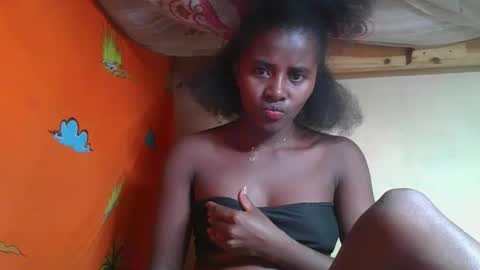 Snapshot of ellodi chatting on 05-19-26, 02:01 Ellodi online show from 05-19-26, 02:01