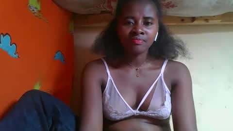 Snapshot of ellodi chatting on 05-28-26, 06:43 Ellodi online show from 05-28-26, 06:43