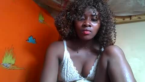 Snapshot of ellodi chatting on 05-30-26, 11:35 Ellodi online show from 05-30-26, 11:35