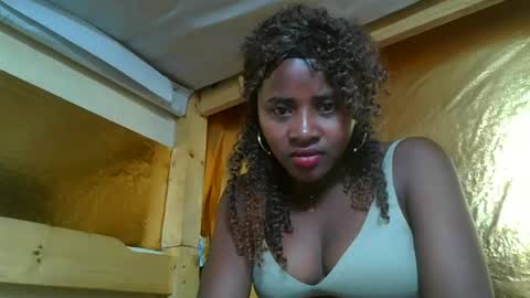Snapshot of ellodi chatting on 06-15-26, 10:34 Ellodi online show from 06-15-26, 10:34