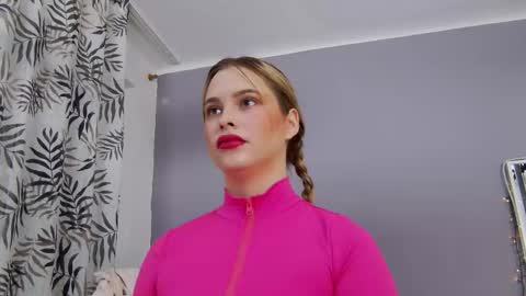 Elsa Jean online show from 10-08-25, 02:20