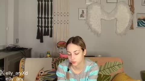 Snapshot of elly_ary chatting on 01-07-26, 09:28 elly_ary online show from 01-07-26, 09:28